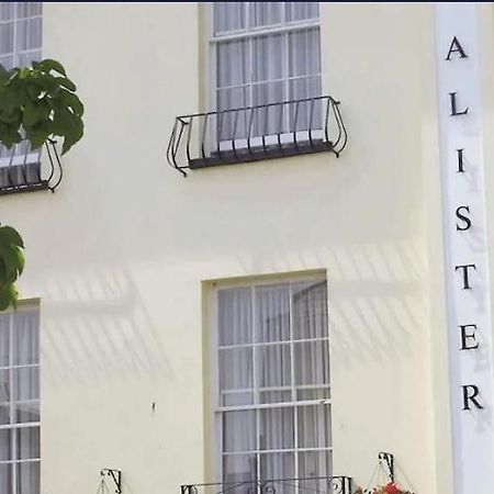 Alister Guest House Ст. Хейлир Джерси Экстерьер фото